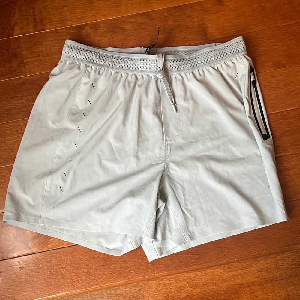 NWOT Ten Thousand Light Grey Session Short (No Liner) 5" Size Small